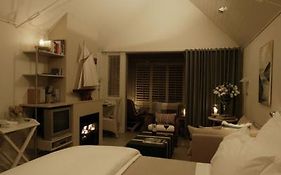 The Boatshed Seaside Boutique Hotel